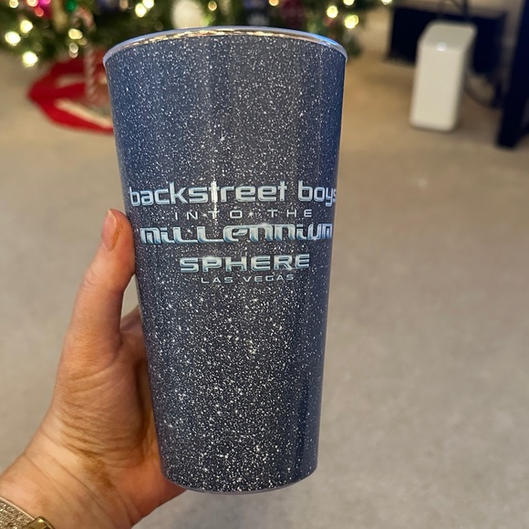 NEW Backstreet Boys ‘Into the Millennium’ Sphere Residency Silver Sparkle Cup - Picture 2 of 11